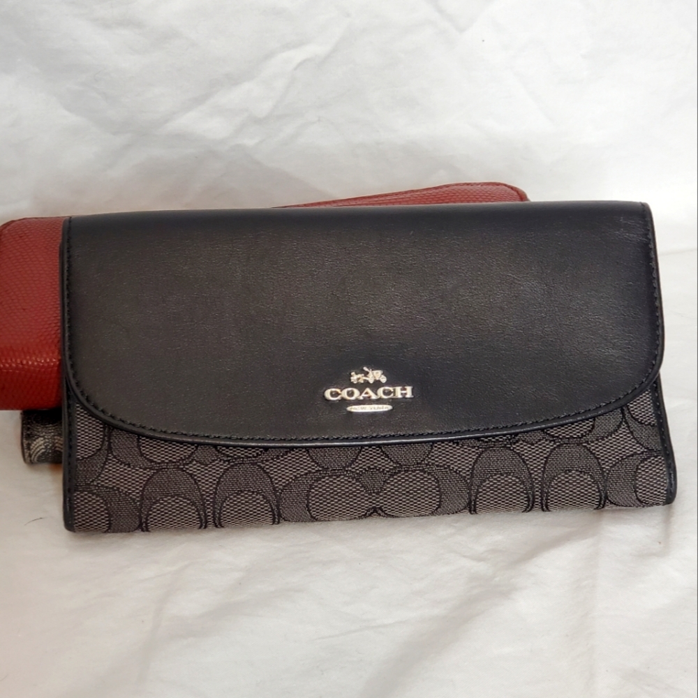 Coach Tri Fold Wallet